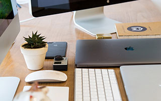 京润珍珠独家合作东方甄选《甄选的OFFER新主播·春招季》